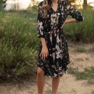 Figueroa & Flower Black Floral Dress Size Small
